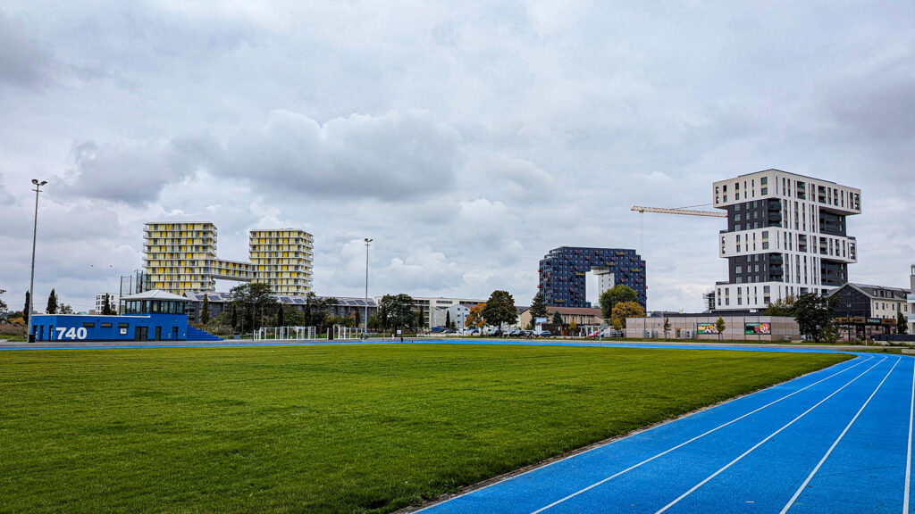 H, O und E stehen schon auf Mannheim-Frankling, das M soll ein Investor aus dem Schwarzwald bis 2029 fertig stellen | Bild: KIM